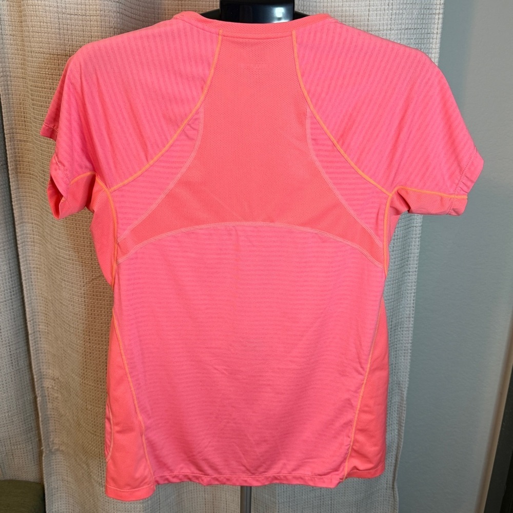 T-shirt - Picture 2 of 3